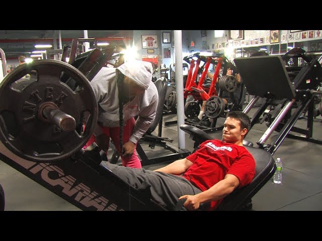 Train with Kai - Logan Keevan trains legs with Kai Greene!