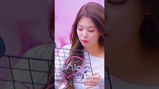 She really appreciate her fans gift no matter how the price Queen Jennie 👑❤