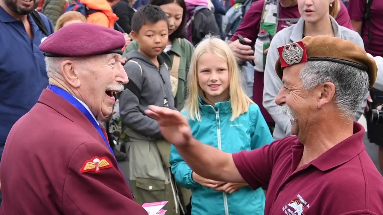 Taxi Charity escort veterans to Airborne Wandeltocht 2019
