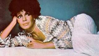 Watch Shirley Bassey The Wall video