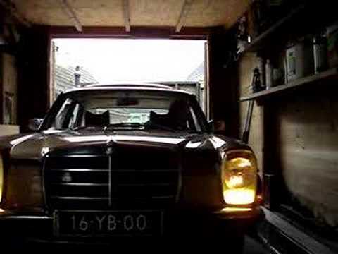 Driving my Mercedes W114 2306 in my tight garage