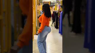 Jeans Fitting Try-Out Curvy Model Black Is Beautiful Fashion Lifestyle Trends