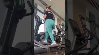 Gostosa Malhando De Legging Azul
