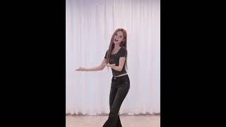 Yeonji Answered Correctly And Dancing To Dolphin By Oh My Girlgame Master