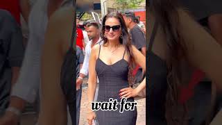 Seen Gracefully Posing For Photographers And Acknowledging The Crowd Gathered In Bandra.