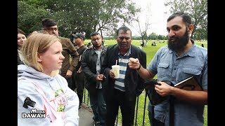 Video: To connect with God, we have to connect with Nature - Suboor Ahmad vs Kiwi Meredith