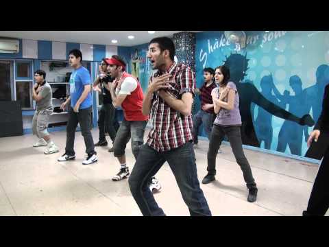 char baj gaye party abhi baaki hai faltu movie song by lotus...