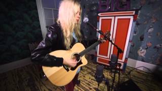 Video Stay Out Nina Nesbitt