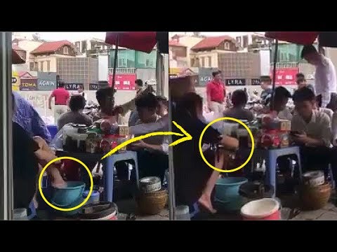 Viral! Pedagang Celupkan Kaki di Ember Lalu Tuang Airnya ke Minuman Pelanggan