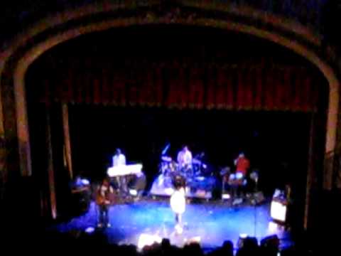 Sannu ik pal chain na aave - Kailash Kher Live