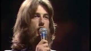 Watch Three Dog Night Mama Told Me Not To Come video