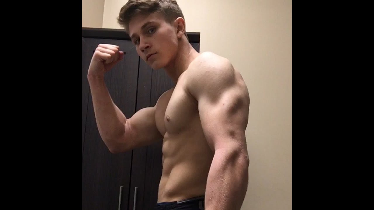 Muscular teen webcam