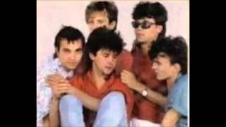 Watch Crvena Jabuka Neka Se Sanja video