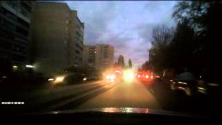 Видео Подростки лезут под колеса. :( 08.10.2015. Елец, ул. Орджоникидзе. от Александр Черкасов, улица Орджоникидзе, Елец, Россия