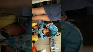 Mira Debajo De La Falda