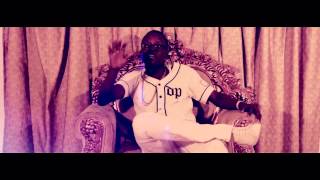 Emira Happy New Flow Clip Freestyle
