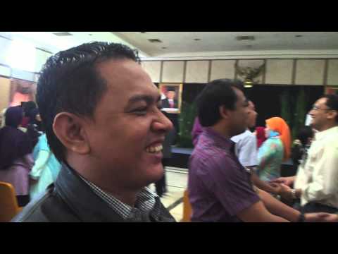 menangani surat