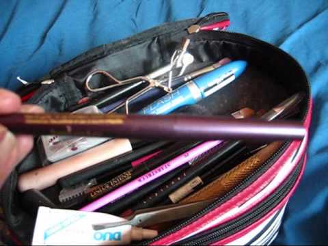 Waterproof Makeup Foundation on Whats In My Makeup Bag   My Makeup Must Haves