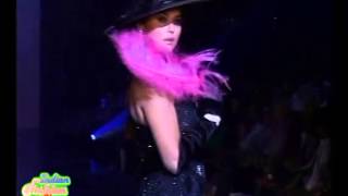 Y Priety Zinta Sizzles The Ramp