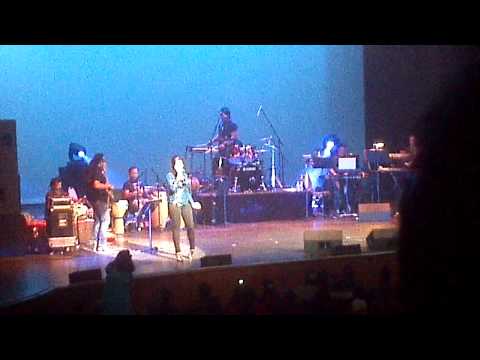 Shreya Ghoshal San Jose 2012: Bade Achhe Lagte Hain
