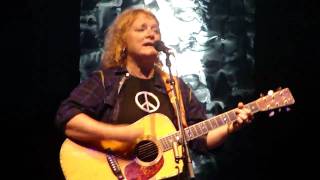 Watch Indigo Girls The Wood Song video