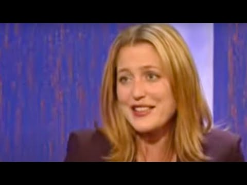 Gillian Anderson talks about being pregnant during early filming and not ... Gillian Anderson talks about being pregnant during early filming and not ...