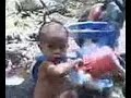image Mandi Di Sumur Sambil Mencuci Sepeda