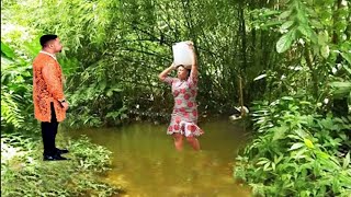 Sa Méchante Tante La Envoyé À La Rivière Maléfique Mais A Rencontré Un Prince Et Sa Vie A Changé