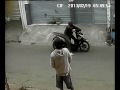 image Maling Sepeda Motor Di Putat Jaya Sby Tertangkap Kamera Cctv