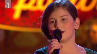 Katarina Mlakar - Ljubi, ljubi, ljubi (mali velikani) (Slovenski pozdrav, 26.2.2016)