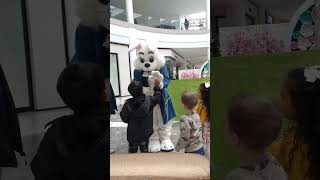Easter Bunny Arrived In Menlo Park Mall 2023