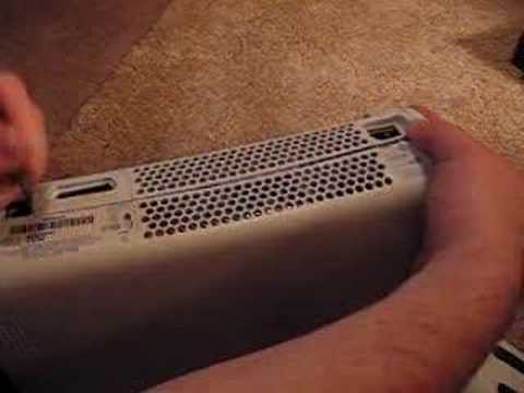 Xbox 360 Repair: Opening the Console