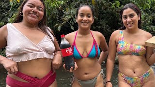 Nadamos Estamos En Este Hermoso Lugar Con Las Chicas