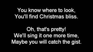 English Penguins Of Madagascar - It Aint Perfect, But Its Christmas Lyrics