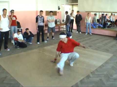 bboy B-Vas (Post Scriptum crew) vs bboy Flip (Street Unit crew) at Sakhalin ABC 2009