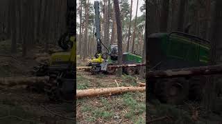 John Deere 1270G Harvester Excavator Processing Wood In The Forest #Johndeere #Harvester #Viral