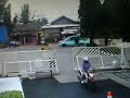 image Kecelakaan Kendaraan Bus Menabrak Angkot Dan Sepeda Motor Karena Supir Bus Mengalami Srangan Jantung