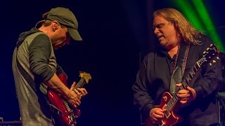 Watch Umphreys Mcgee Little Gift video