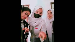 Anak Sekolah Melon Nya Gede