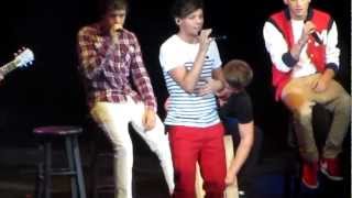 Watch One Direction Valerie video