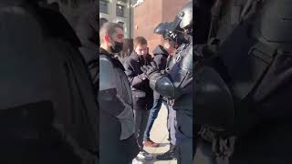 Police in Russia Stop Citizens, Asking them for their Personal Phones, Checking what's in it