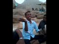 شاعر سوداني يمدح ابوه وزودها حبتين