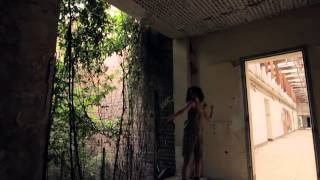 Watch Ellie Lawson A Hundred Ways video