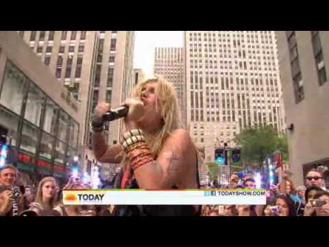 Ke$ha - Take It Off ( Live Today Show  08/13/2010