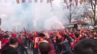 ultrAslan - Kapalı Tribünde Karılar Kızlar