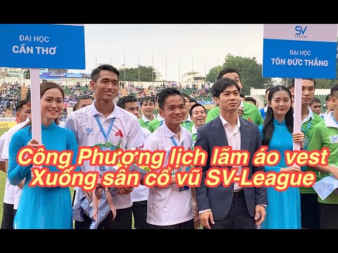 CÔNG PHƯỢNG diện vest, cùng BẦU ĐỨC, BẦU THẮNG, BẦU HẢI động viên 8 trường Đại học dự SV-League 2020
