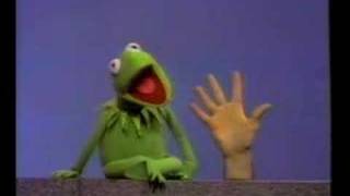 Watch Muppets A Helping Hand video