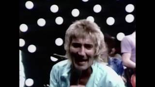 Watch Rod Stewart She Wont Dance With Me video