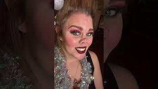 Easy Grinch-Inspired Christmas Makeup Tutorial