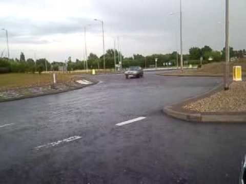 volvo 340 drifting roundabout